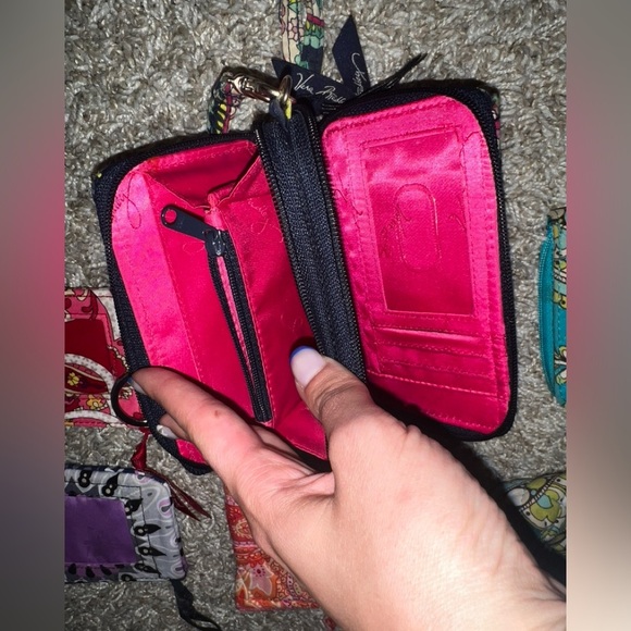 Vera Bradley Floral Purse Bundle of 10 Purses, Totes, Shoulder Bags & Wallets - Picture 13 of 13